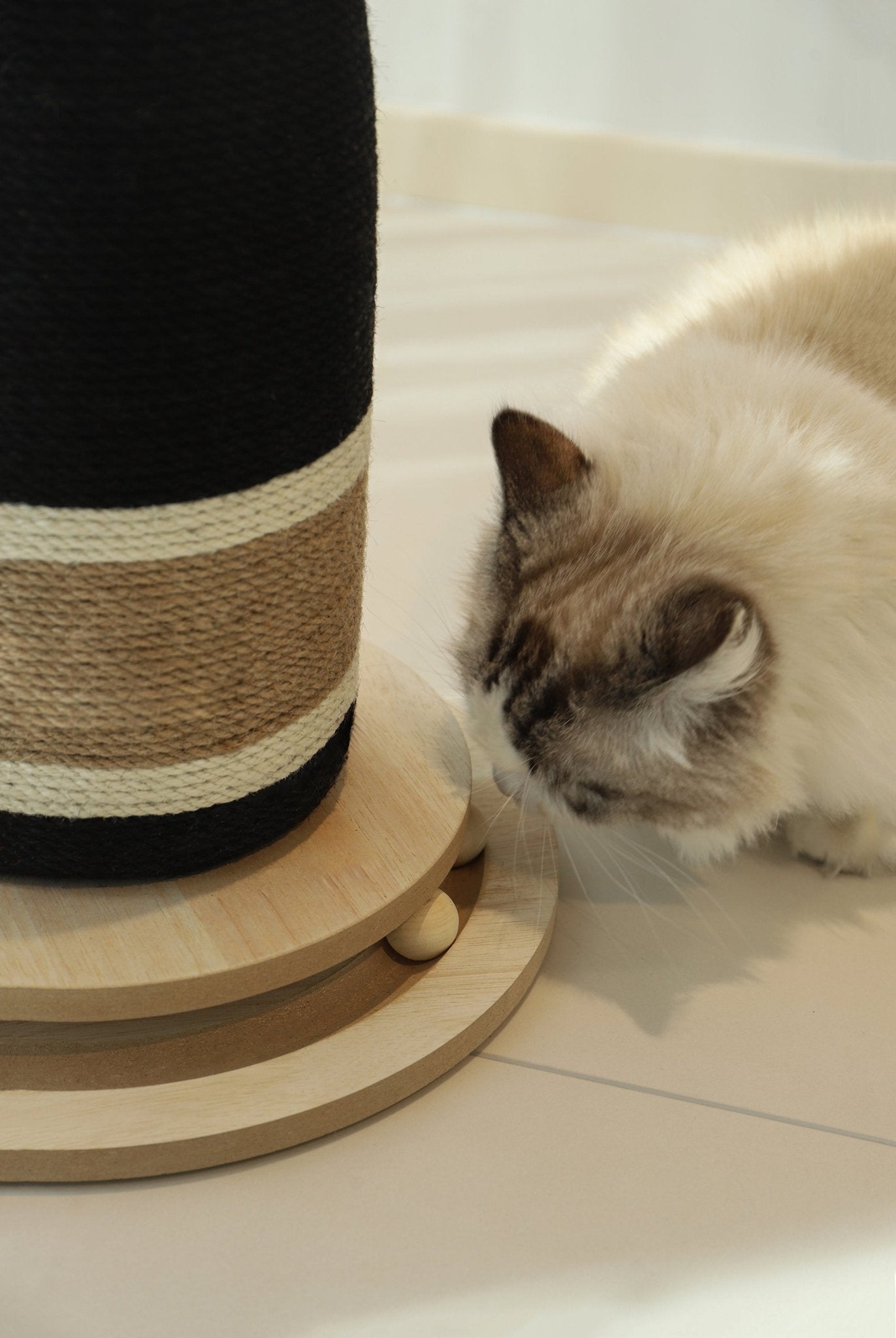 CATLINK Wine Bottle raapimispuu sisalköydellä palloilla